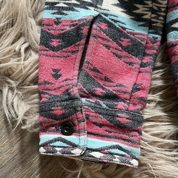 Faherty Flannel Hoodie. Size Medium. Standard fit - Picture 2 of 6